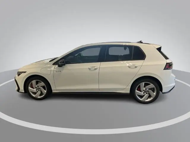 Volkswagen Golf 1.5 eHybrid 272pk DSG GTE · Panoramadak · 360 Camera · Head-Up Display · Matrix LED...