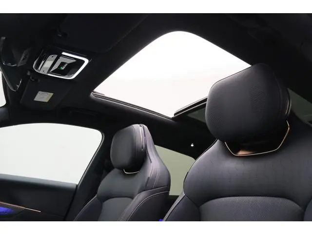 Lynk & Co 08