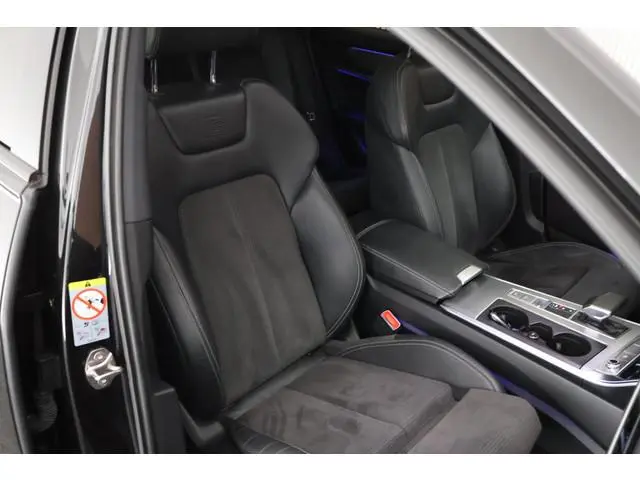 Audi A6 Avant 55 TFSIe 367pk quattro Competition Luchtvering HUD Trekhaak Keyless Stoelverwarming Pa...
