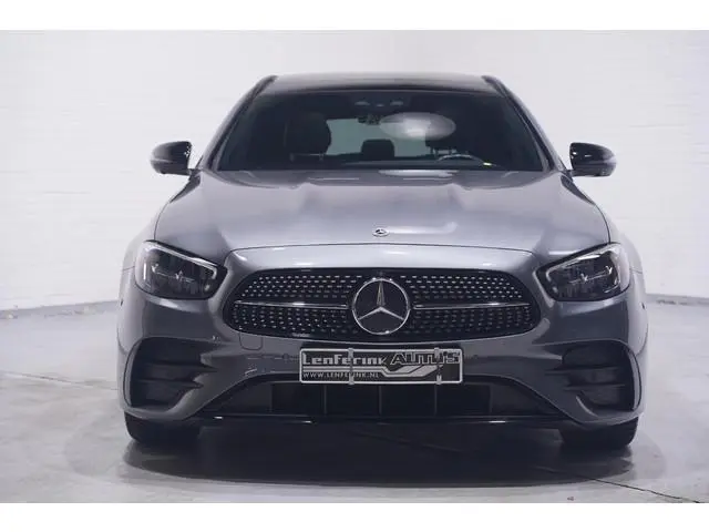 Mercedes-Benz E-klasse Estate 300 e AMG Line SOH 97% 1e Eig. NAP Panodak DAB-ontvangst sfeerverlicht...