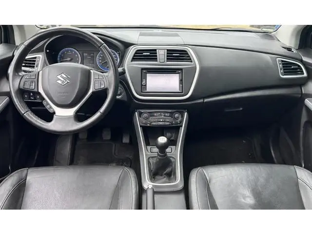 Suzuki S-Cross