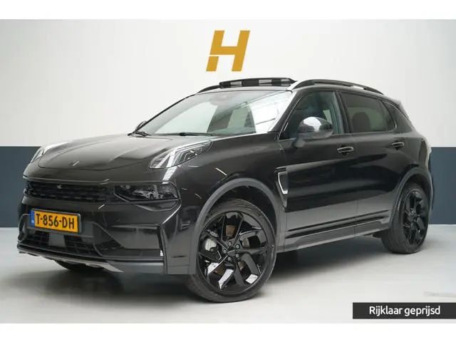 Lynk & Co 01 1.5 | Zwart optiek | 360 camera | Panoramadak | Navigatie | Memory | Apple CarPlay