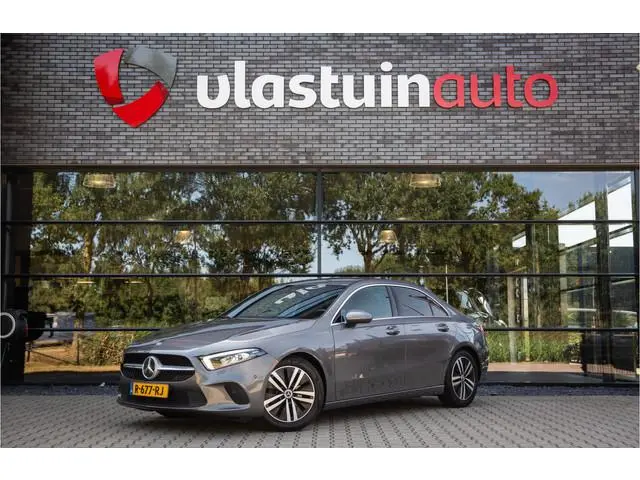 Mercedes-Benz A-klasse 180 Premium Plus , Adaptive cruise control, Sfeerverlichting, Stoelverwarming...