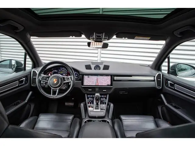 Porsche Cayenne 3.0 E-Hybrid Camera Pano Leer Clima Cruise Trekhaak 21"LM