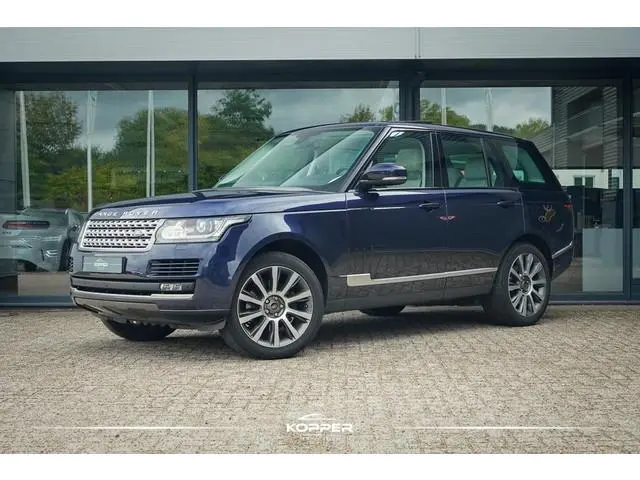 Land Rover Range Rover 3.0 TDV6 Vogue / Pano / Trekhaak / NL Auto / Vol. Onderhouden