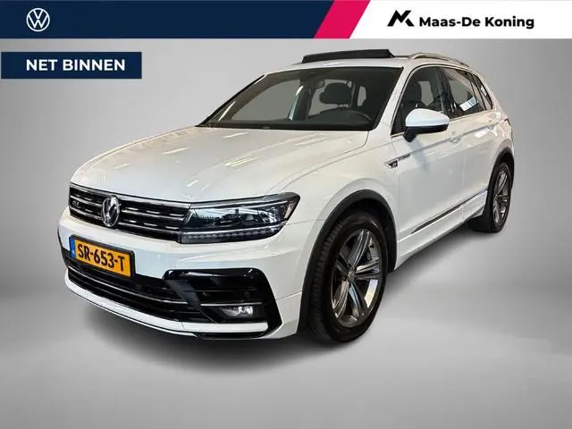 Volkswagen Tiguan 1.4 TSI 150pk ACT Comfortline Business · Panoramadak · Wegklapbare Trekhaak · R-li...