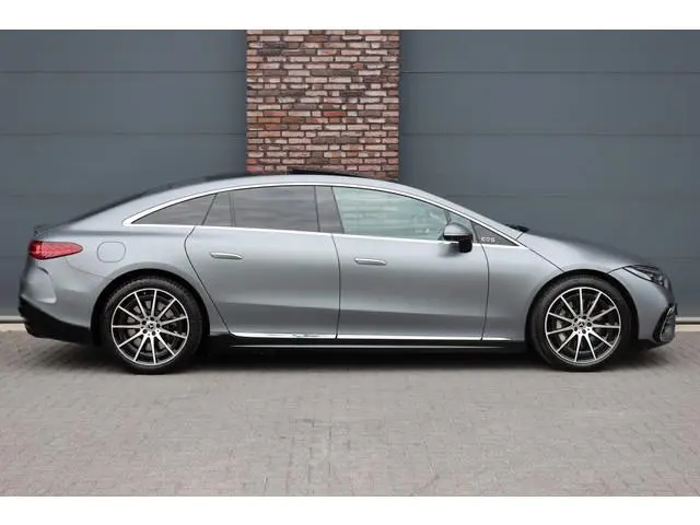 Mercedes-Benz EQS
