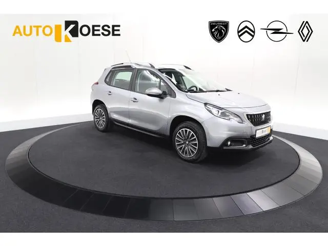 Peugeot 2008 PureTech 110 Blue Lion | Trekhaak | Apple Carplay | Parkeersensoren