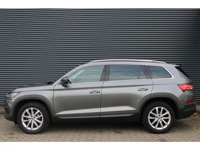 ŠKODA Kodiaq 1.5 TSI Business Facelift Trekhaak Virtual-Cockpit Camera Full-Led DAB+