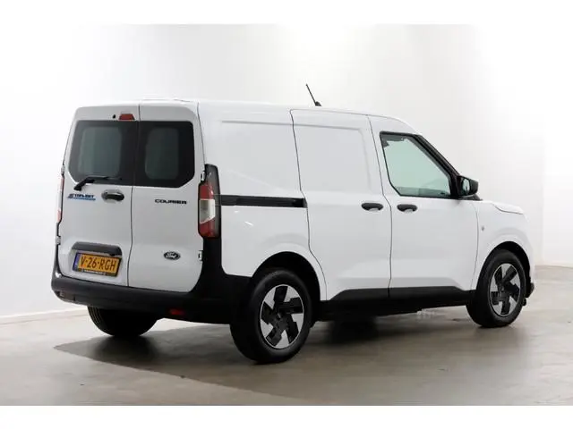 Ford E-Transit Courier Trend 44 kWh 136pk 100% Elektrisch Airco/Camera/Snellader 100kW NIEUW 11-2025