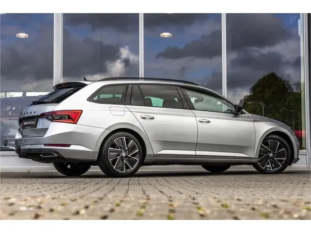 ŠKODA Superb Combi 1.5 TSI ACT Sportline Business | ACC | Trekhaak