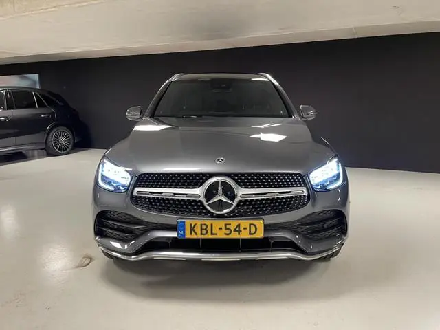 Mercedes-Benz GLC-klasse 300e 4MATIC AMG Line | Panoramadak | Trekhaak | Stoelverwarming