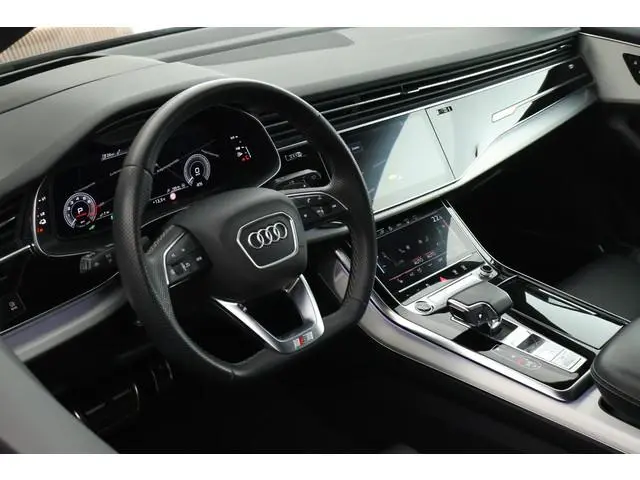 Audi Q8 60 TFSI e 462pk quattro Competition Matrix Panoramadak Trekhaak Memory Camera HUD Leder B&O...