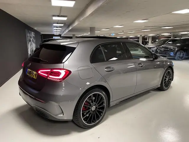 Mercedes-Benz A-klasse 250 e AMG | Premium Plus | Panoramadak | Sfeerverlichting | Stoelverwarming