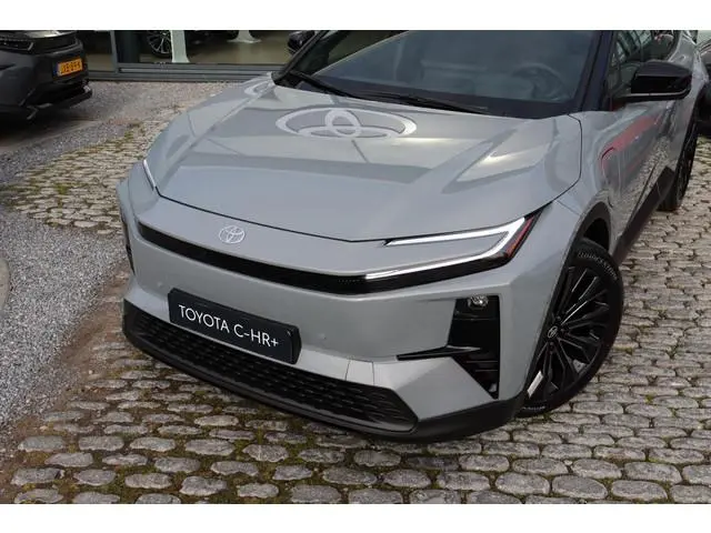 Toyota C-HR+