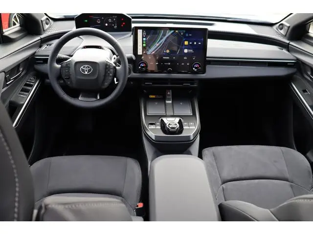 Toyota C-HR+