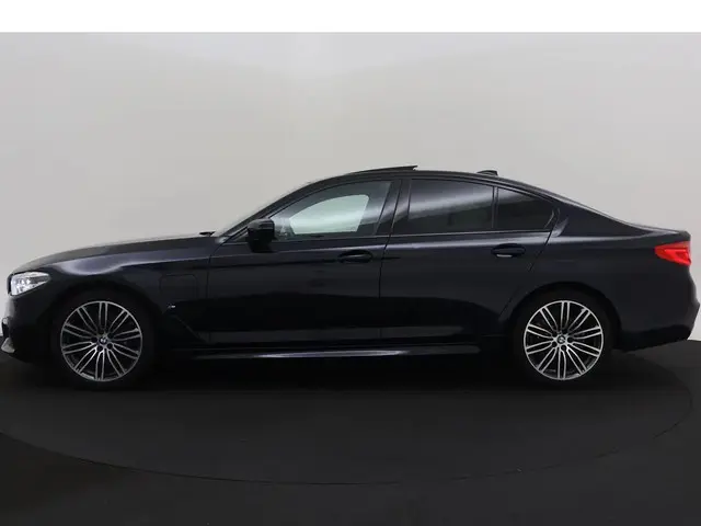 BMW 5-serie 530e iPerformance eDrive Edition 252pk M-Sport High Ex. | Pano | Laser | Leder | Memory...