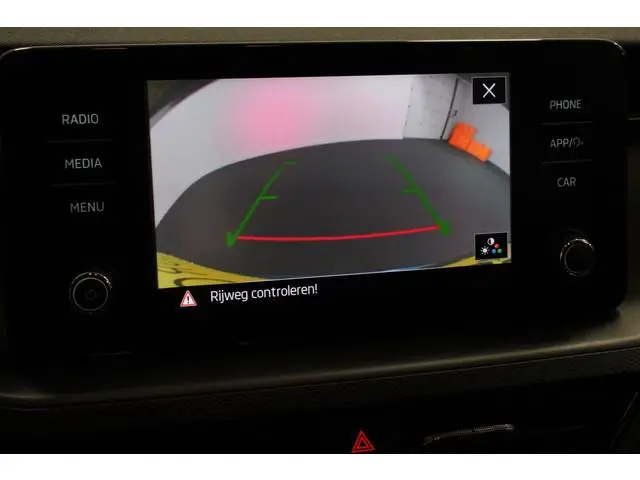 Skoda Kamiq 1.0 TSI 110 pk DSG Scoutline Dynamic Navigatie Apple Carplay/ Android Auto Camera Adapti...