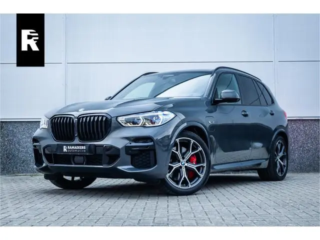 BMW X5 xDrive45e M-Sport Dravitgrau Skylounge / Bowers & Wilkins / Achteras sturing / Individual / A...