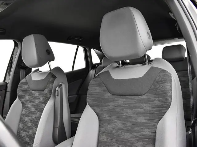 Volkswagen ID.4 150pk Pure 52 kWh · Apple/Android Car Play · Camera · Wegklapbare Trekhaak · Navigat...