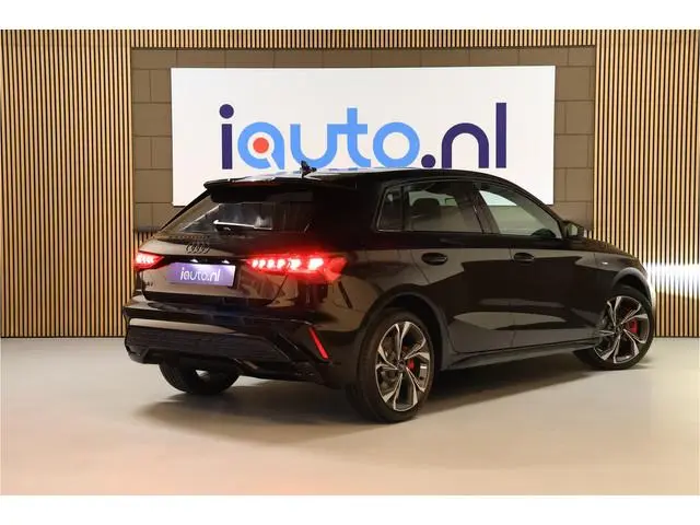 Audi A3 Sportback 45 TFSI e 272pk S edition Competition Pano/MatrixLED/Navi+/Keyless/Camera/Head-up/...