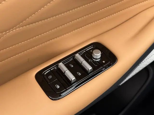 Geely Starray EM-i