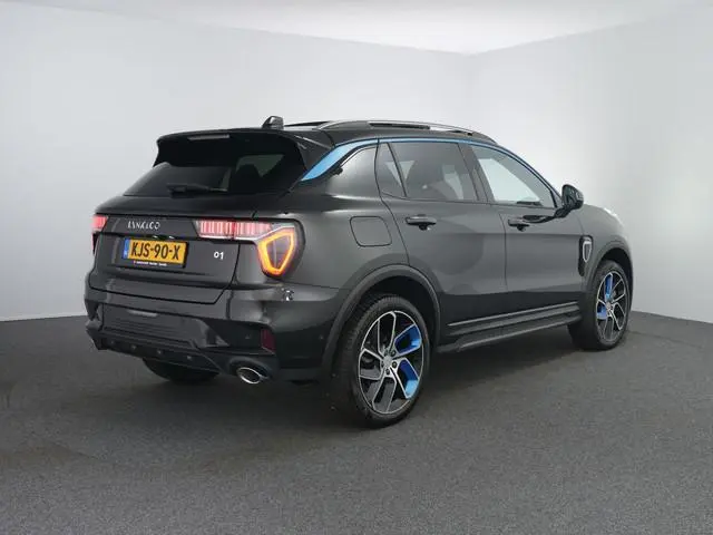 Lynk & Co 01 1.5 | Zwarte hemel | Pano | ACC | 360 Camera |