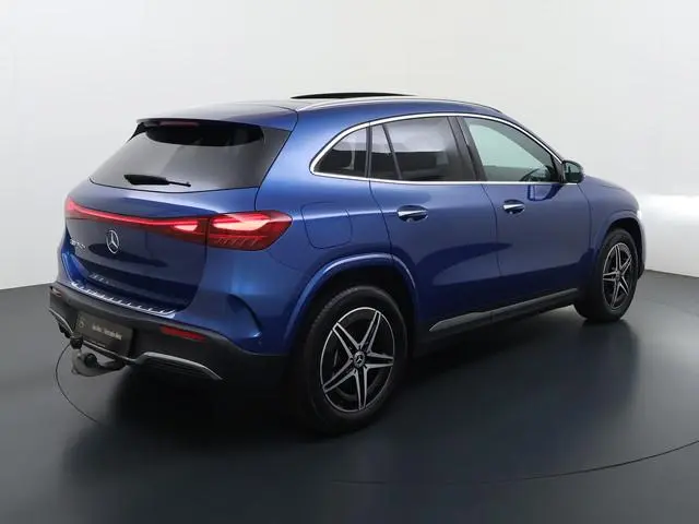 Mercedes-Benz EQA 250+ AMG Line 71 kWh | Pano Trekhaak Burmester HUD Memory