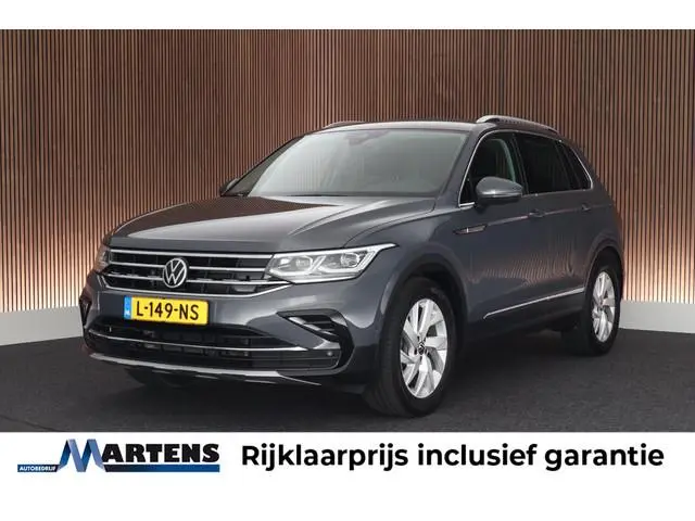 Volkswagen Tiguan 1.5 TSI 150pk DSG Elegance Trekhaak Camera Stoelverwarming Navigatie Keyless Stoel...