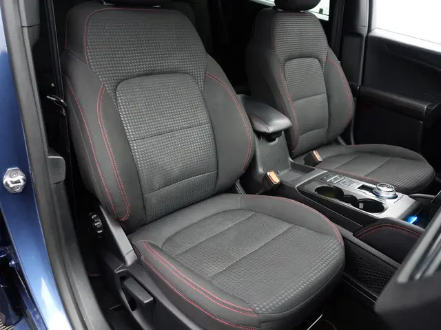 Ford Kuga 2.5 PHEV ST-Line Aut- Camera, Dynamic Select, Park Pilot, Park Assist, Xenon Led, Virtual...