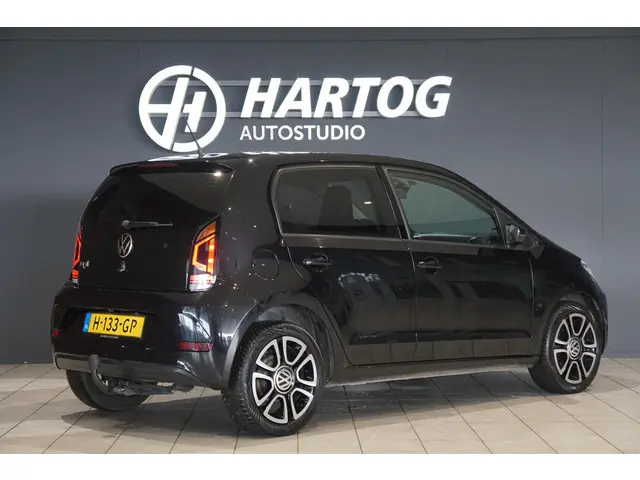 Volkswagen Up! 1.0 BMT High Up! + CAMERA / CLIMATE CONTROL / FACELIFT / AFN. TREKHAAK