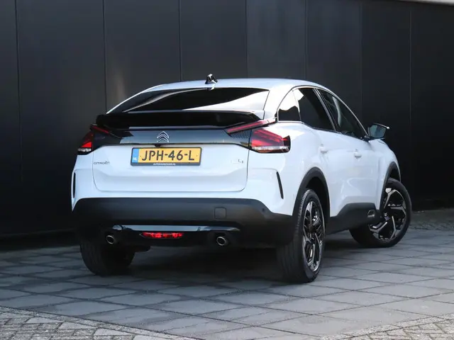 Citroen C4 1.2 Puretech Feel Pack | AUT. | LEDER | 360° CAMERA | STOEL/STUURVERW. | APPLE CARPLAY |...