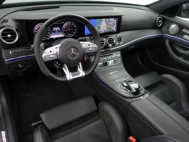 Mercedes-Benz E-klasse Estate 63 AMG 4MATIC Edition One- Performance Seats, Soft Close, Head Up, Sto...