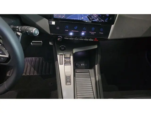Peugeot e-308