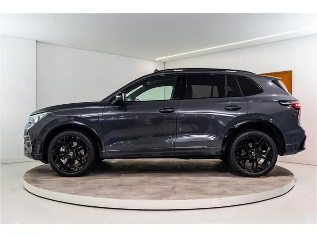 Volkswagen Tiguan 1.5 eHybrid 2x R-Line 2025 PER DIRECT BESCHIKBAAR | VOL OPTIE INCL. 5 JAAR GARANTI...