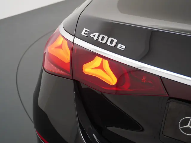 Mercedes-Benz E-klasse 400 e 4MATIC AMG Line | Distronic Memory Ventilatie 360 Camera
