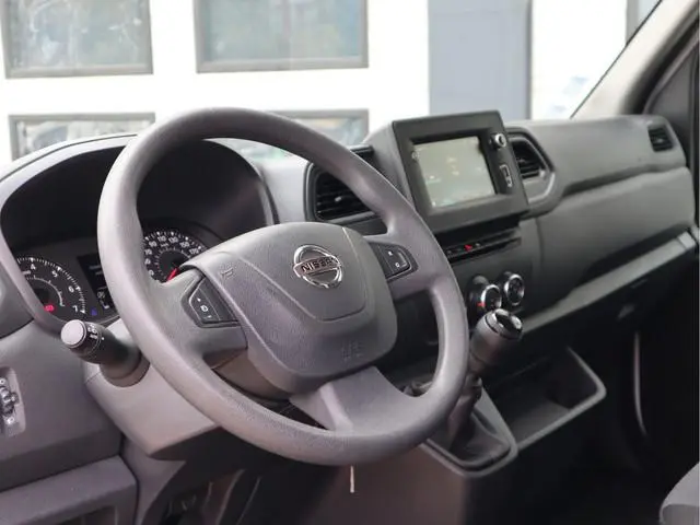 Nissan Interstar