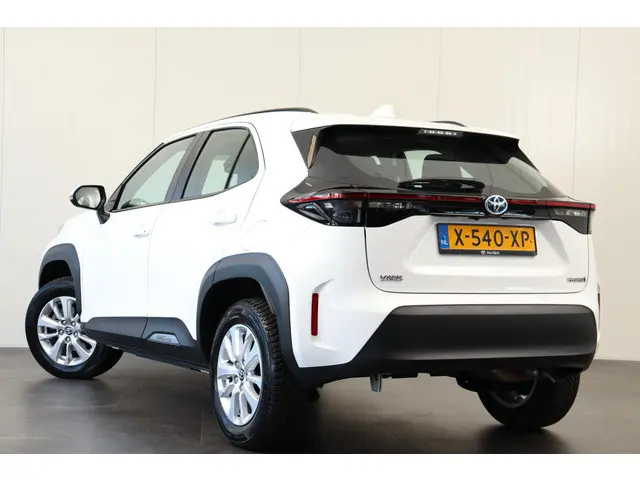 Toyota Yaris Cross 1.5 Hybrid Active, All Season banden
