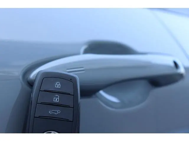Toyota C-HR+