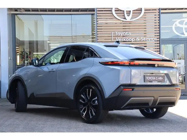 Toyota C-HR+