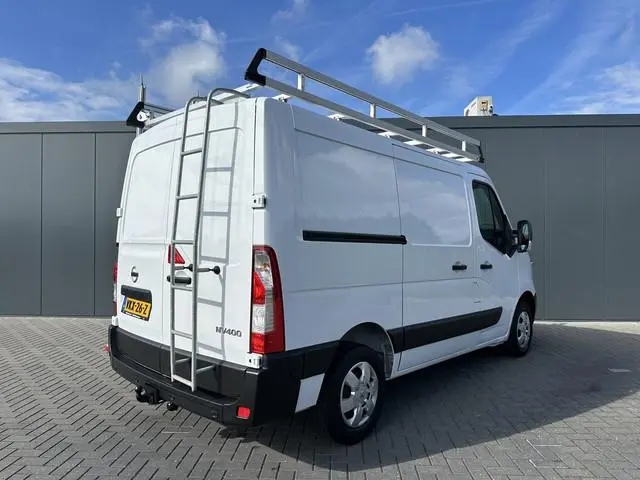 Nissan NV400