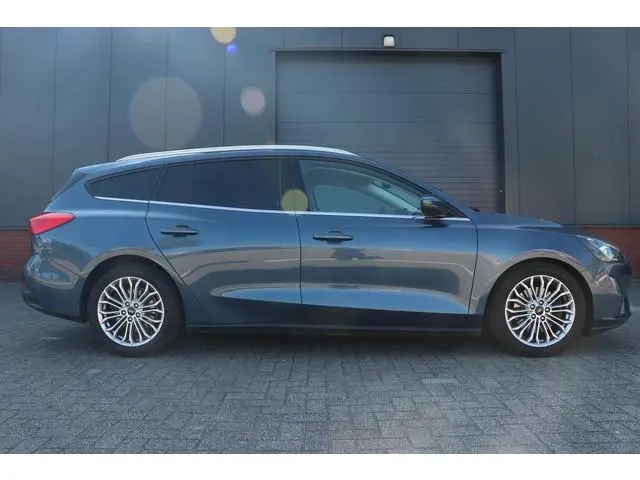 Ford Focus Wagon 1.0 EcoBoost Titanium Business ST line trekhaag Camera l Navigatie ACC