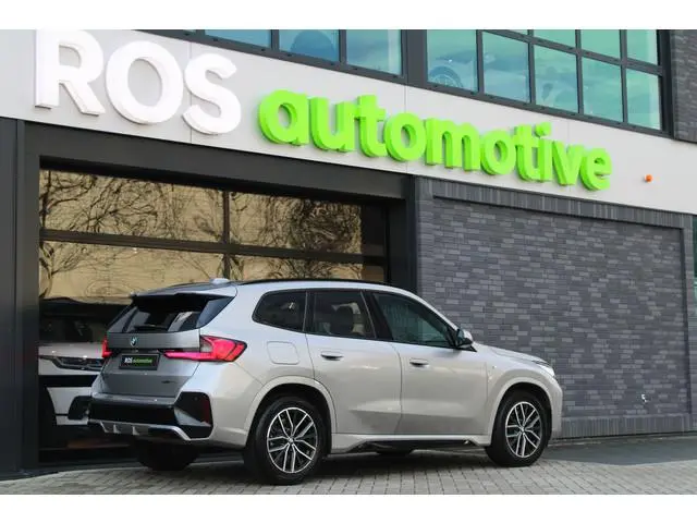 BMW X1 sDrive20i | BTW | M-SPORT | KEYLESS | HUD | 360 CAM | AMBIENCE LIGHT |