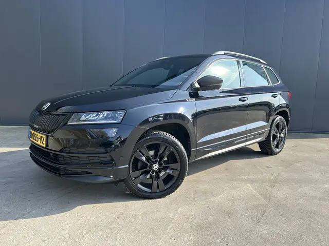 ŠKODA Karoq 1.5 TSI ACT Sportline 1e EIGENAAR VIRTUAL COCKPIT ADAPT CRUISE CAMERA LED NAVI ECC