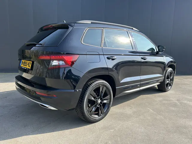 ŠKODA Karoq 1.5 TSI ACT Sportline 1e EIGENAAR VIRTUAL COCKPIT ADAPT CRUISE CAMERA LED NAVI ECC
