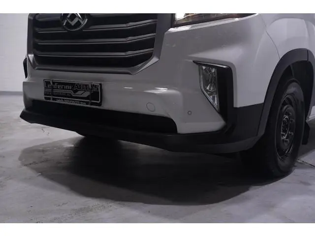Maxus Deliver9