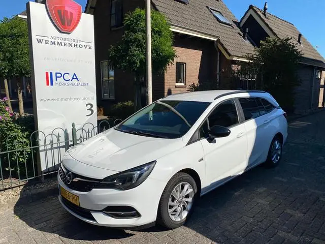 Opel Astra Sports Tourer 1.2 Business Edition