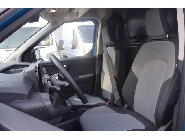 Ford E-Transit Courier