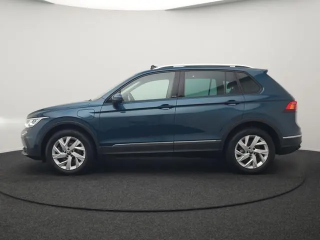 Volkswagen Tiguan 1.4 TSI eHybrid Active PHEV 245pk Dealer O.H. | Trekhaak Af Fabriek | Panodak | Ad...