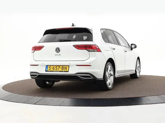Volkswagen Golf 1.4 245pk eHybrid GTE · Camera · Apple/Android Car Play · Navigatie · Sfeerverlichti...